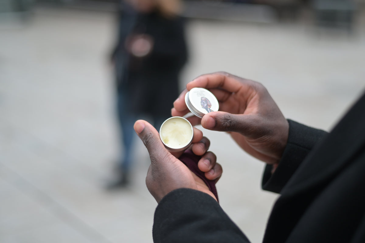 Asana Shea läppbalsam med sheasmör och arnika