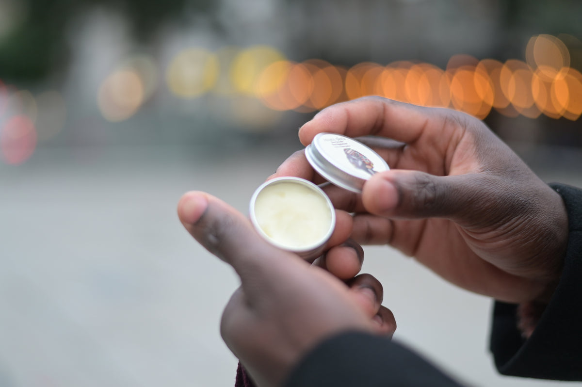 Asana Shea läppbalsam med sheasmör och arnika
